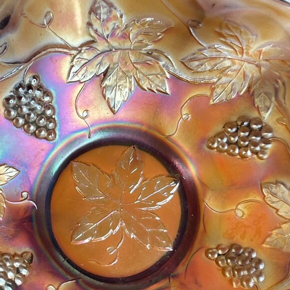 Vintage Fenton Glass Grape and Vine Pattern Amethyst Iridescent Bowl Candy Dish - Picture 7 of 11